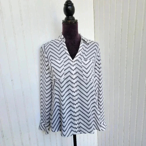 Express Blouse Button Up Womens Gray White Zig Zag The Portfolio Shirt Sz S - Picture 1 of 11